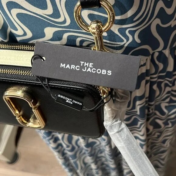 NEW Marc Jacobs the SNAPSHOT Crossbody Bag Black